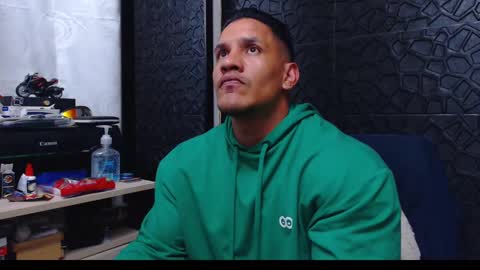 Viktor Herrera online show from 01.10.25