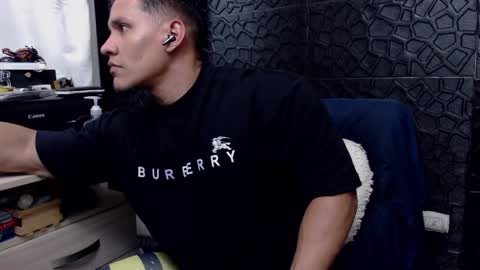 Viktor Herrera online show from 02.11.25