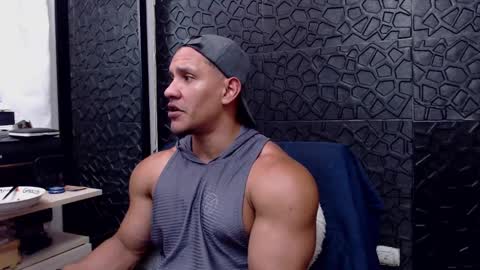 Viktor Herrera online show from 02.22.25