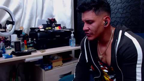 Viktor Herrera online show from 03.11.25