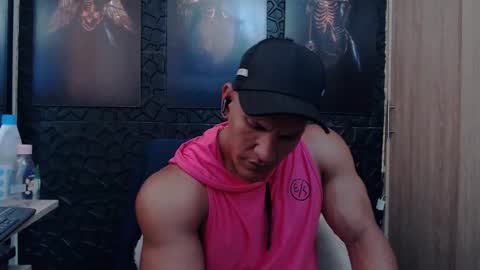 Snapshot of viktorherrera chatting on 02.28.26 Viktor Herrera online show from 02.28.26