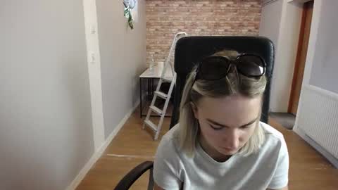 Snapshot of viktoria_lovely chatting on 07.30.26 viktoria_lovely online show from 07.30.26