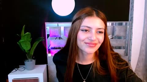 Snapshot of viky_evanss chatting on 10.14.25 viky_evanss online show from 10.14.25