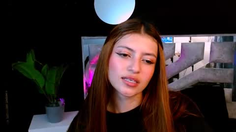 Snapshot of viky_evanss chatting on 10.23.25 viky_evanss online show from 10.23.25