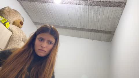 Snapshot of viky_evanss chatting on 06.27.26 viky_evanss online show from 06.27.26