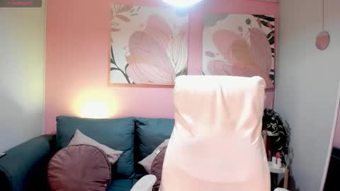 Victoria online show from 11.13.25