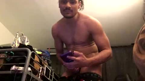 Snapshot of villagecityboy chatting on 11.01.25 villagecityboy online show from 11.01.25