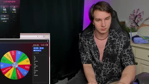 Vincent Strong online show from 10.24.25