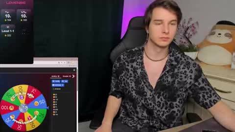 Vincent Strong online show from 11.19.25