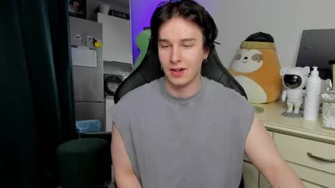 Vincent Strong online show from 04.15.26