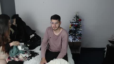 Mia and Vincent online show from 12.28.24