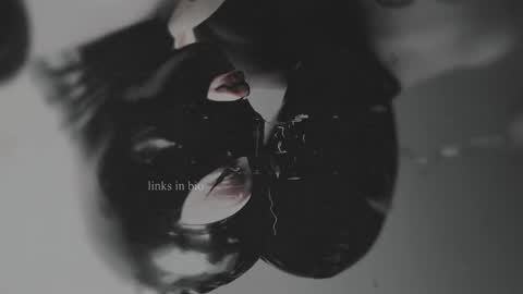 Diva Silvia online show from 02.03.25