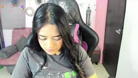 Snapshot of vio_let_ chatting on 10.08.25 Daniela online show from 10.08.25