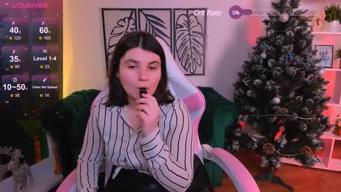 Snapshot of viola__shy chatting on 12.18.24 Viola online show from 12.18.24