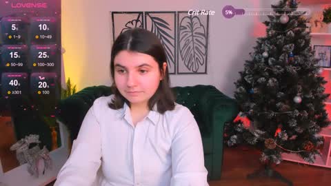 Snapshot of viola__shy chatting on 01.16.25 Viola online show from 01.16.25
