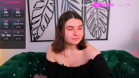 Snapshot of viola__shy chatting on 02.02.25 Viola online show from 02.02.25