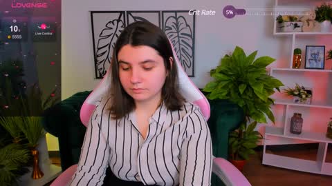 Snapshot of viola__shy chatting on 02.05.25 Viola online show from 02.05.25