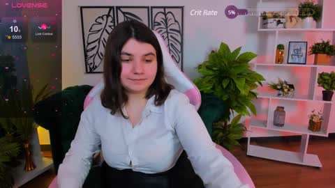 Snapshot of viola__shy chatting on 02.06.25 Viola online show from 02.06.25