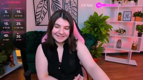 Snapshot of viola__shy chatting on 02.08.25 Viola online show from 02.08.25