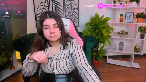 Snapshot of viola__shy chatting on 02.11.25 Viola online show from 02.11.25