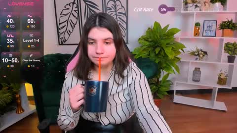 Snapshot of viola__shy chatting on 02.11.25 Viola online show from 02.11.25