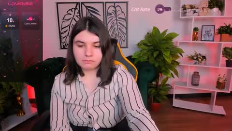 Snapshot of viola__shy chatting on 03.02.25 Viola online show from 03.02.25