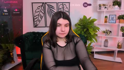 Snapshot of viola__shy chatting on 03.03.25 Viola online show from 03.03.25