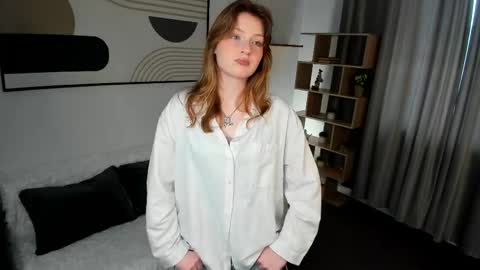 Viola but friends call me Sisi online show from 03.01.26