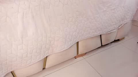 violeet_gray online show from 02.15.25