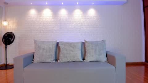 Violett  Everyday From 0530 to 1430 Col Time online show from 01.06.25
