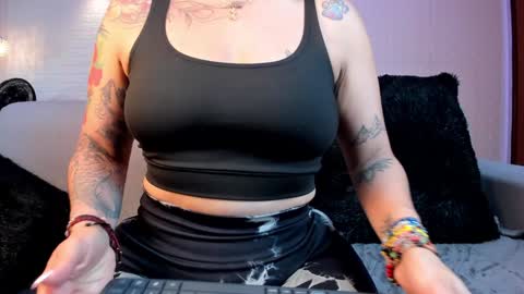 Violett  Everyday From 0530 to 1430 Col Time online show from 01.07.25