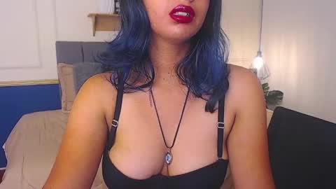 V I O L E T  online show from 04.22.26