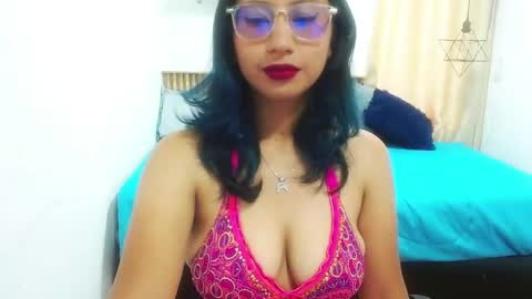 V I O L E T  online show from 05.02.26