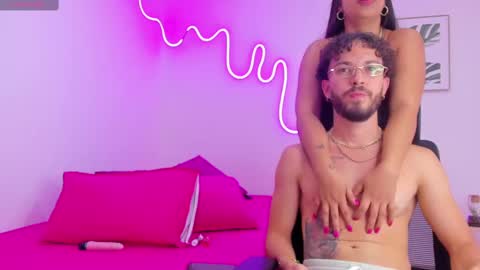 Snapshot of violet_and_paul chatting on 10.08.25 Violet and Paul online show from 10.08.25