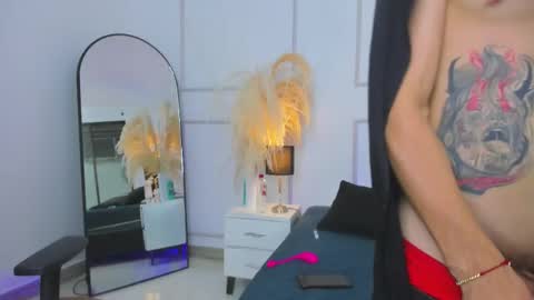 Snapshot of violet_and_paul chatting on 10.17.25 Violet and Paul online show from 10.17.25