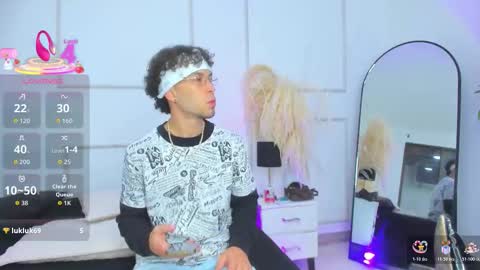 Snapshot of violet_and_paul chatting on 10.25.25 Violet and Paul online show from 10.25.25