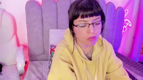 Violet online show from 03.04.25