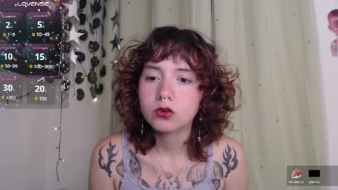 Snapshot of violet_bluee chatting on 06.08.26 Violet online show from 06.08.26