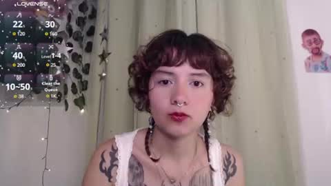 Snapshot of violet_bluee chatting on 06.11.26 Violet online show from 06.11.26