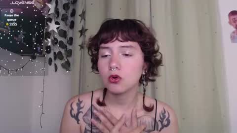 Snapshot of violet_bluee chatting on 06.13.26 Violet online show from 06.13.26