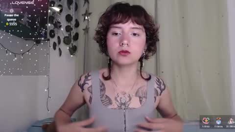 Snapshot of violet_bluee chatting on 06.14.26 Violet online show from 06.14.26