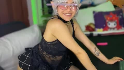 Violete Hentai01 online show from 02.22.25