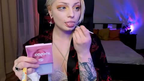 violet_oblivion online show from 12.19.24