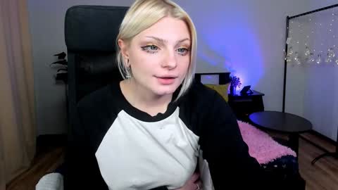 violet_oblivion online show from 01.10.25