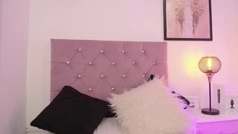 Mary online show from 02.25.25