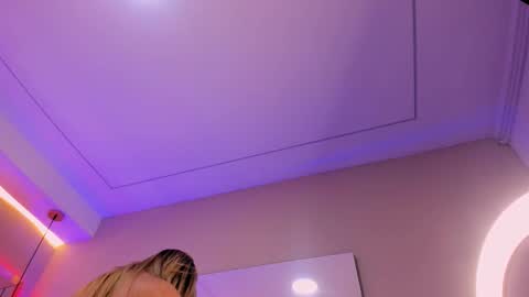 Violeta  online show from 10.29.25