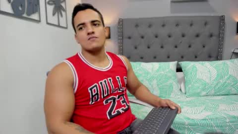 Snapshot of violeta_and_maxx chatting on 10.25.25 VIOLETA AND MAXX online show from 10.25.25