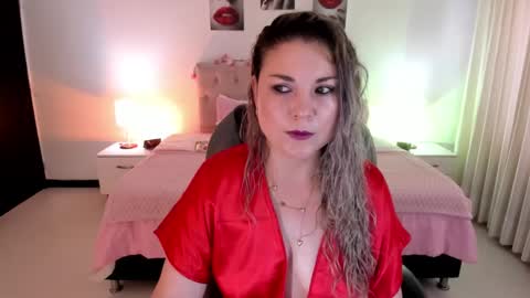 Snapshot of violeta_hotter_ chatting on 09.26.25 violeta_hotter_ online show from 09.26.25