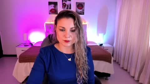 Snapshot of violeta_hotter_ chatting on 09.29.25 violeta_hotter_ online show from 09.29.25