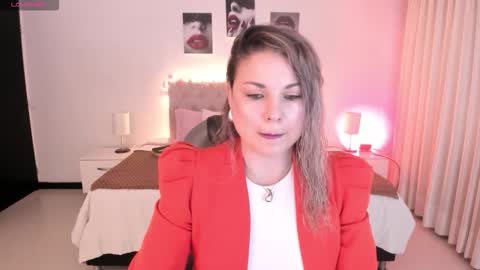 Snapshot of violeta_hotter_ chatting on 10.16.25 violeta_hotter_ online show from 10.16.25